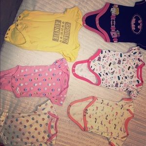Graphic onesies - 6 for 1